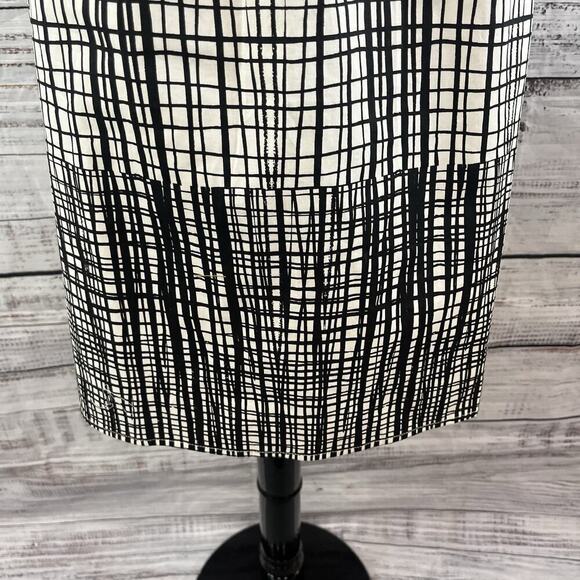 Worthington Skirt size 10 Ivory Black Plaid Pleated Knee A Line Stretch Modest - Picture 5 of 8